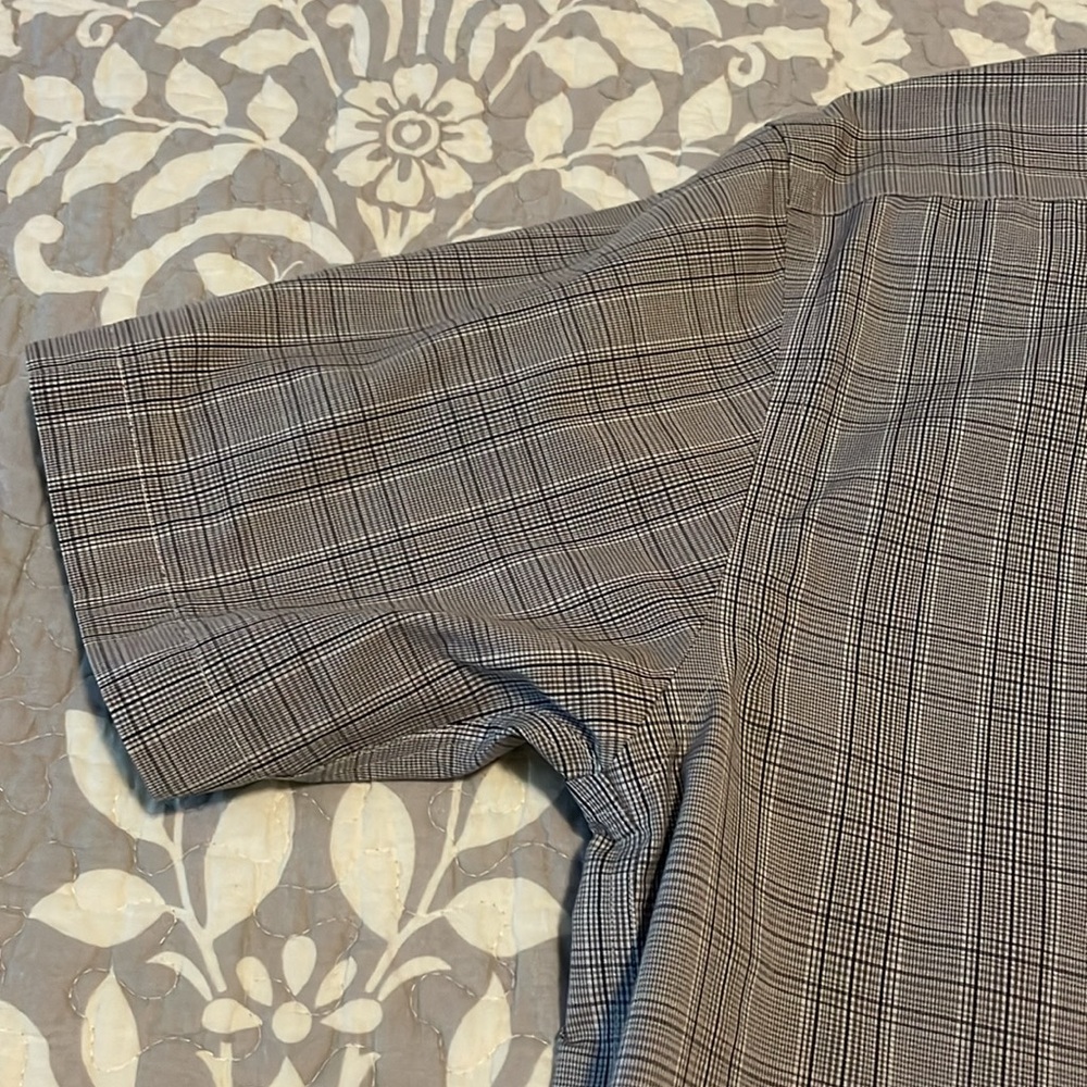 Men’s medium button up - Picture 10 of 12
